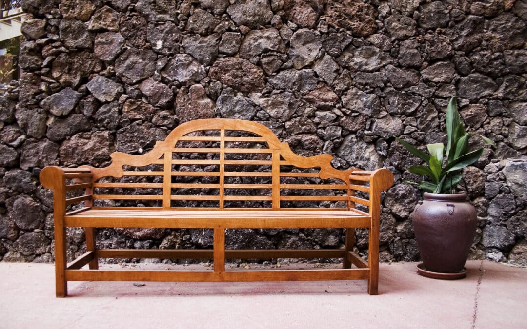 amish wooden bench